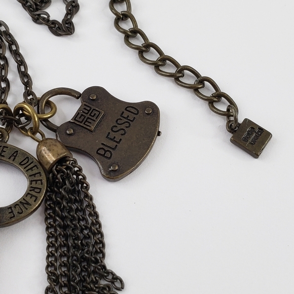 Good Works necklace antique brass - key + tassel + lock pendants layer necklace - Picture 5 of 16